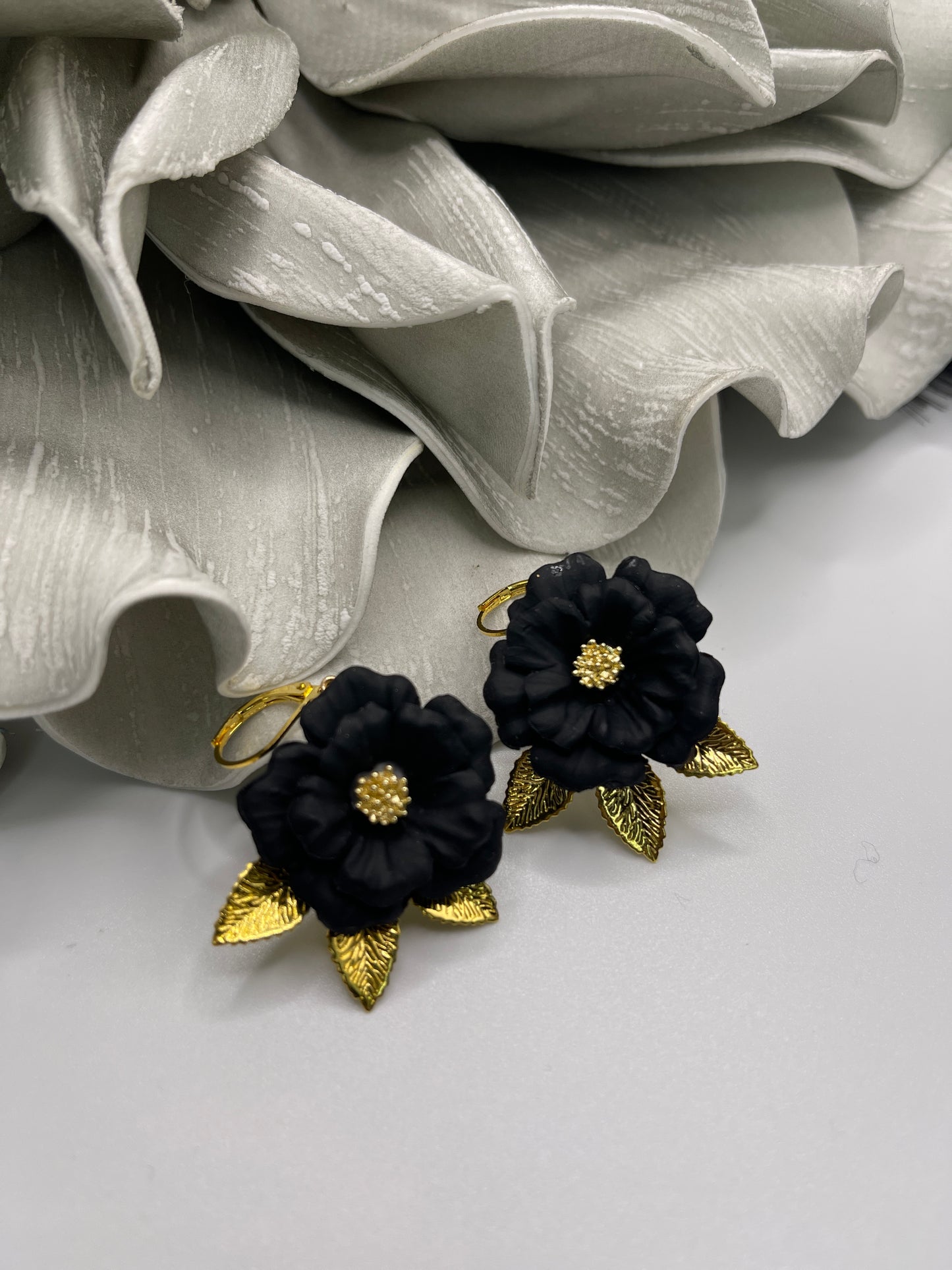 Kenge with Gold Leaves